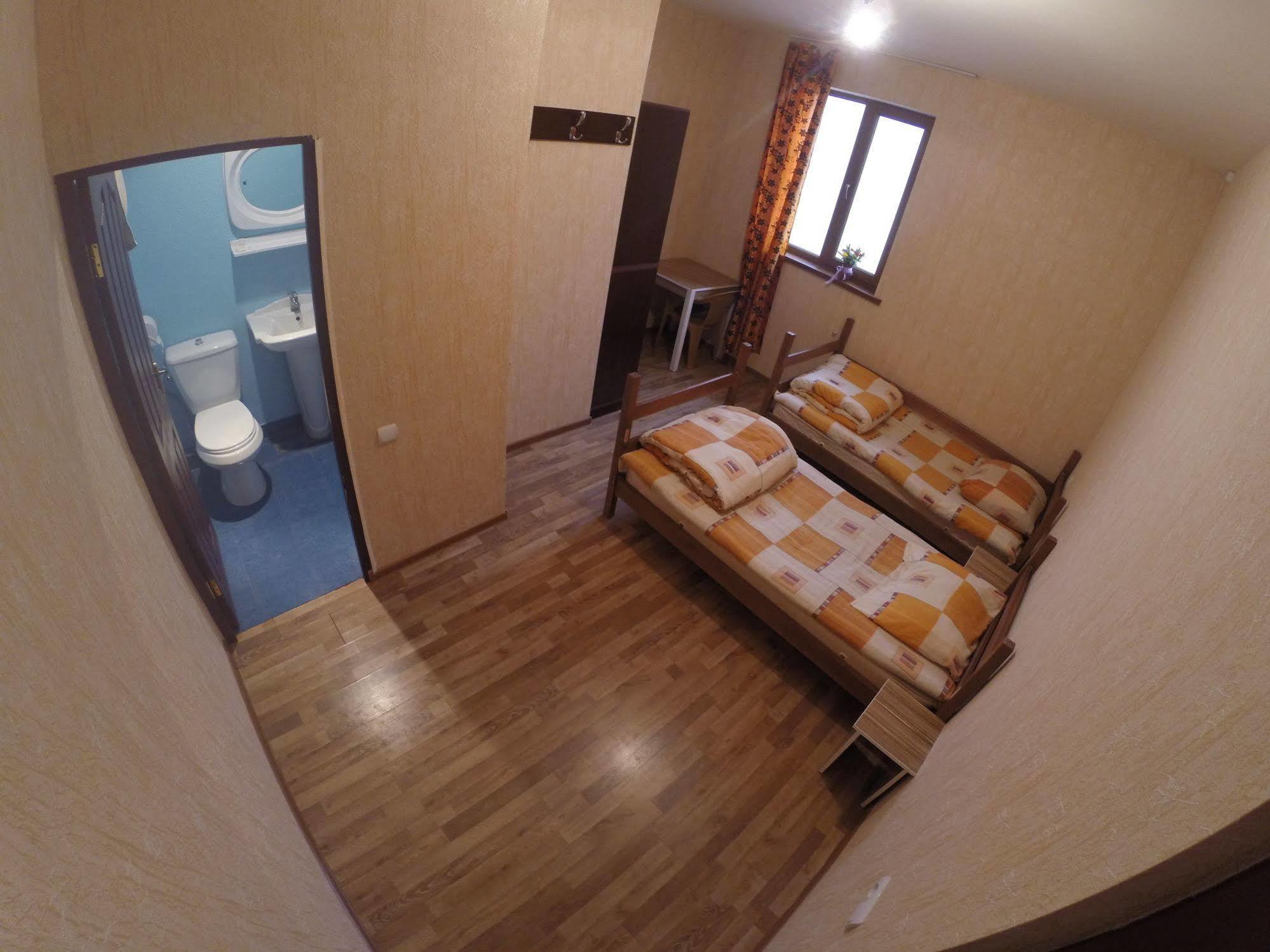 Glide Hostel Yerevan Ngoại thất bức ảnh